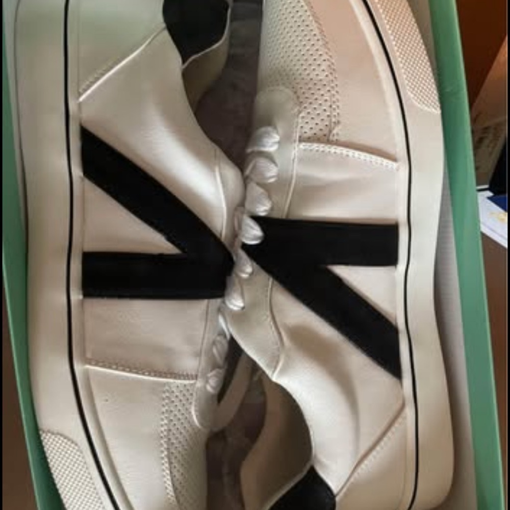 Stylish Women's Sneakers in Black and White -MIA 9.5 New!!